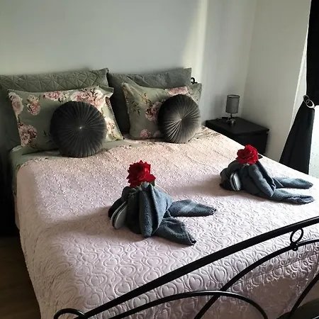 Red Roses Domus * Rom