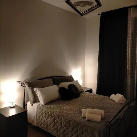 Apartment Red Roses Domus *