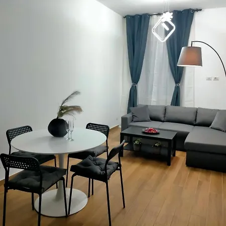 Apartment Red Roses Domus