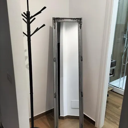 公寓 Red Roses Domus *