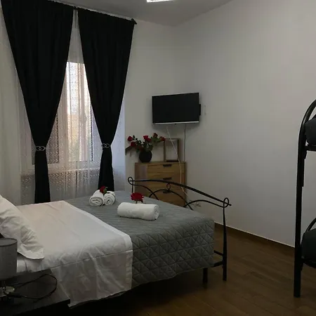 Red Roses Domus 罗马