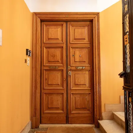 Red Roses Domus 公寓