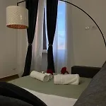 Red Roses Domus