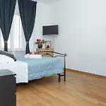 Apartament Red Roses Domus