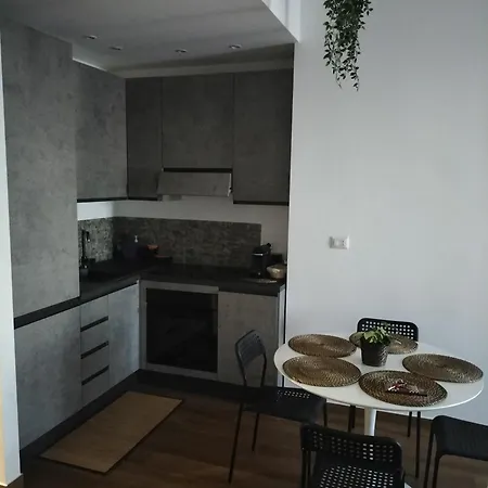 Apartament Red Roses Domus